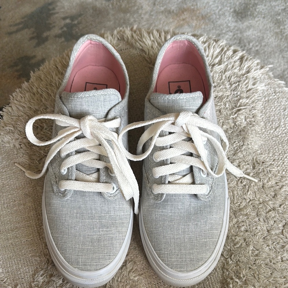 Vans Womans Sz 8 Gray Classic Sneakers new w/flaw, see pics
